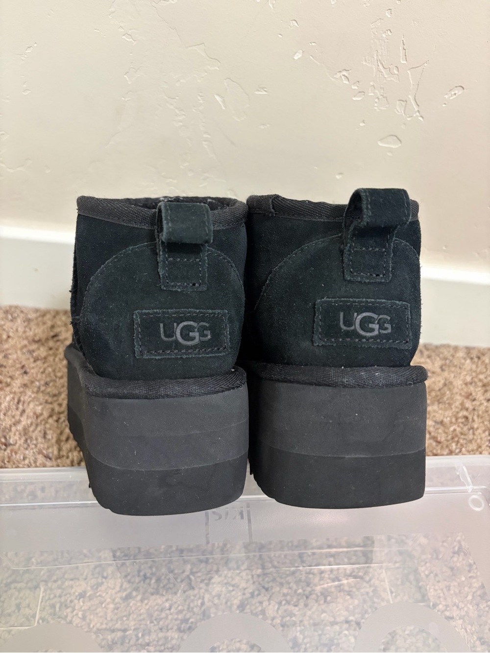 UGG Classic Ultra Mini Platform Boot, Black, Women's Size 5 - Picture 4 of 9